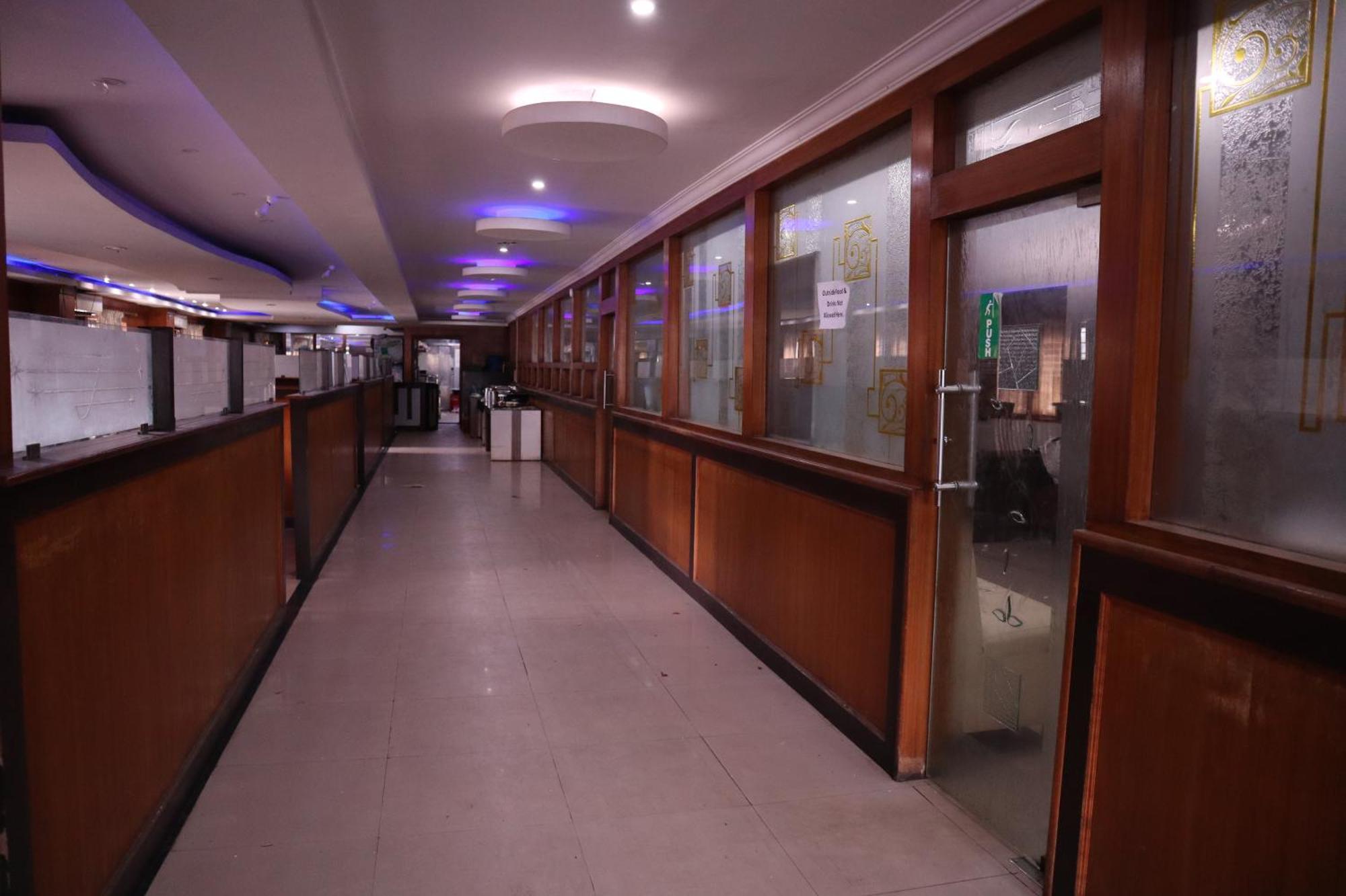 Millennium Plaza Otel Kammasandra Dış mekan fotoğraf