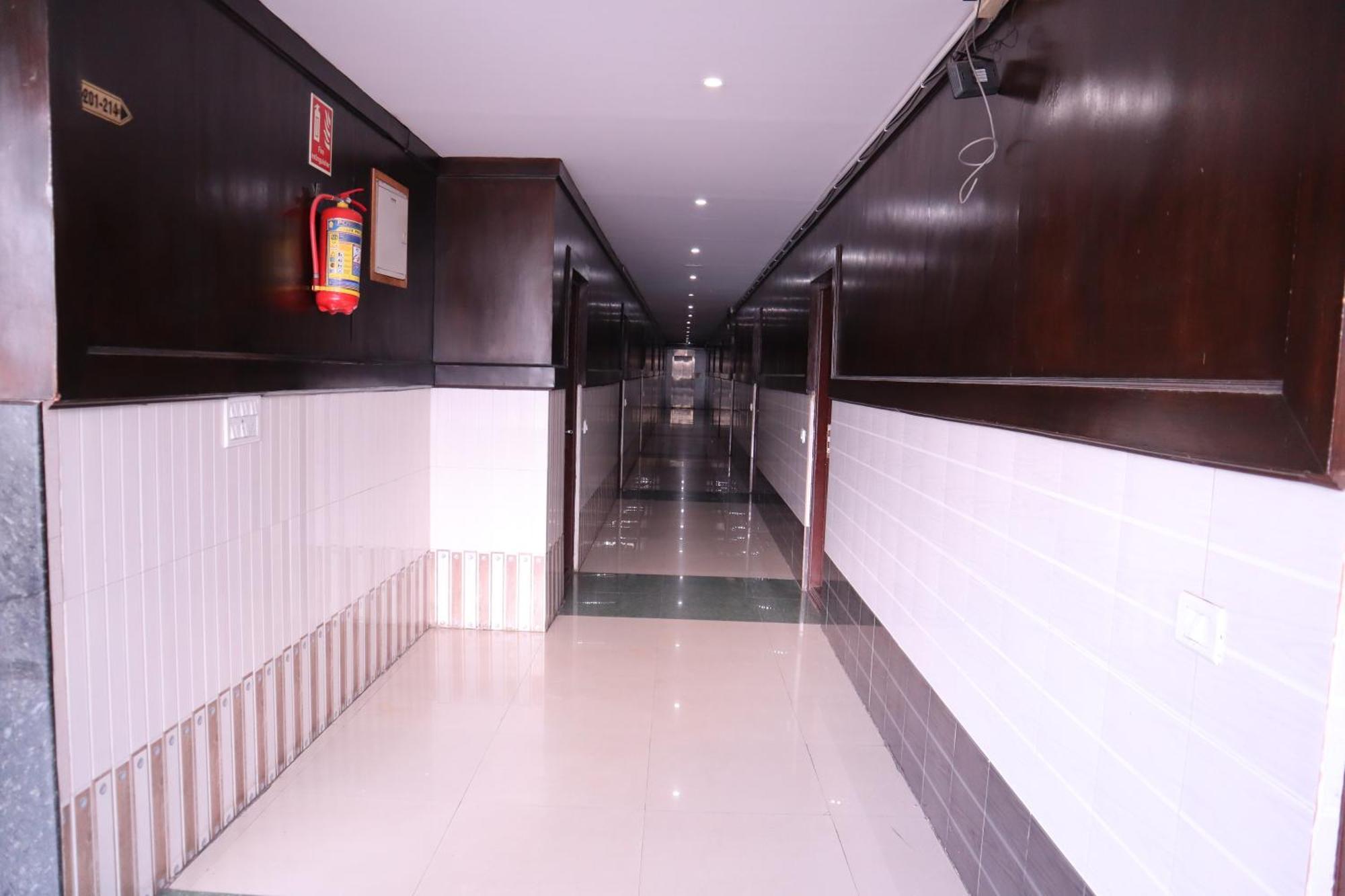 Millennium Plaza Otel Kammasandra Dış mekan fotoğraf