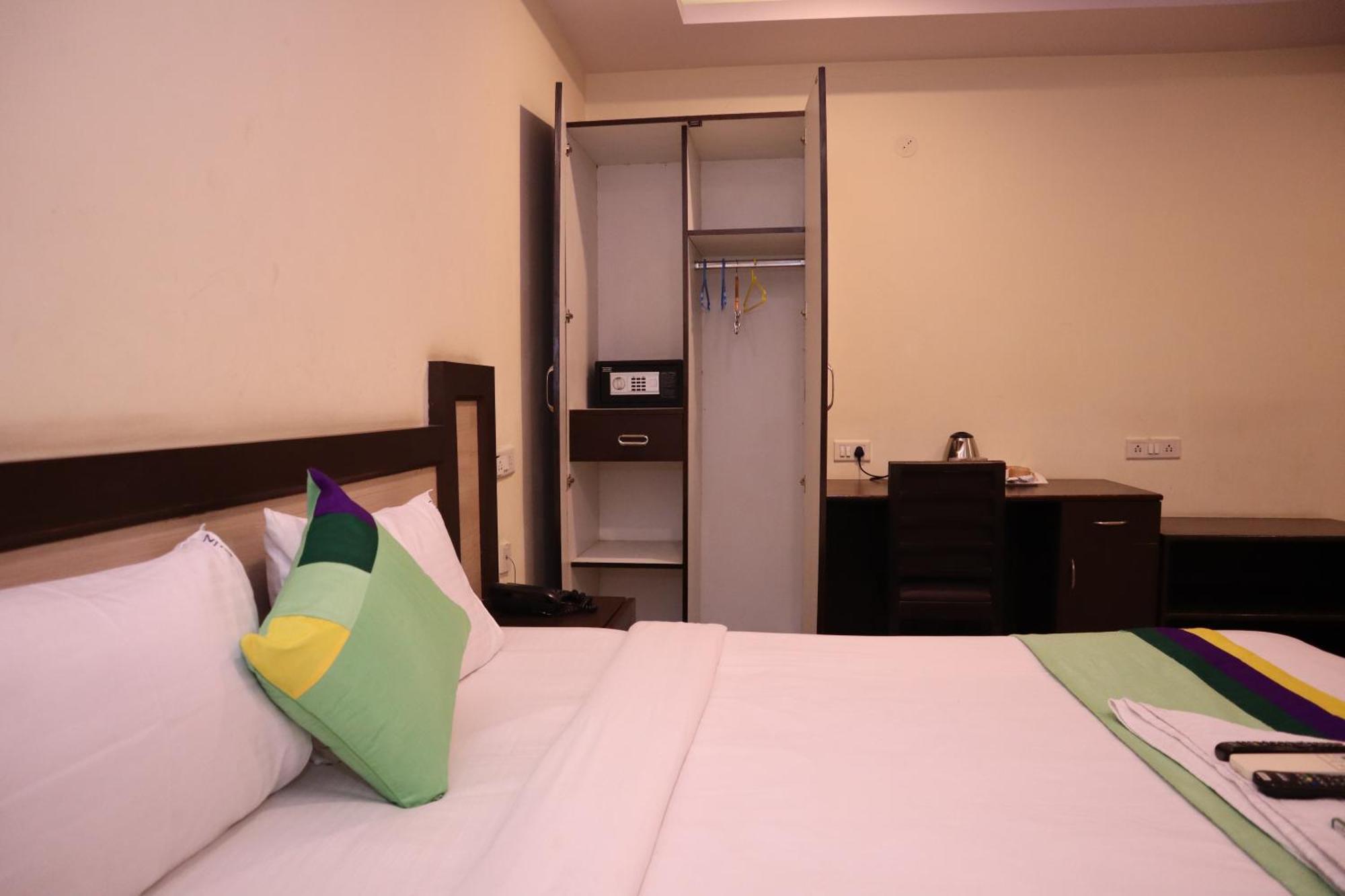 Millennium Plaza Otel Kammasandra Dış mekan fotoğraf